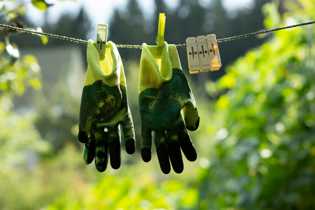 Green gloves