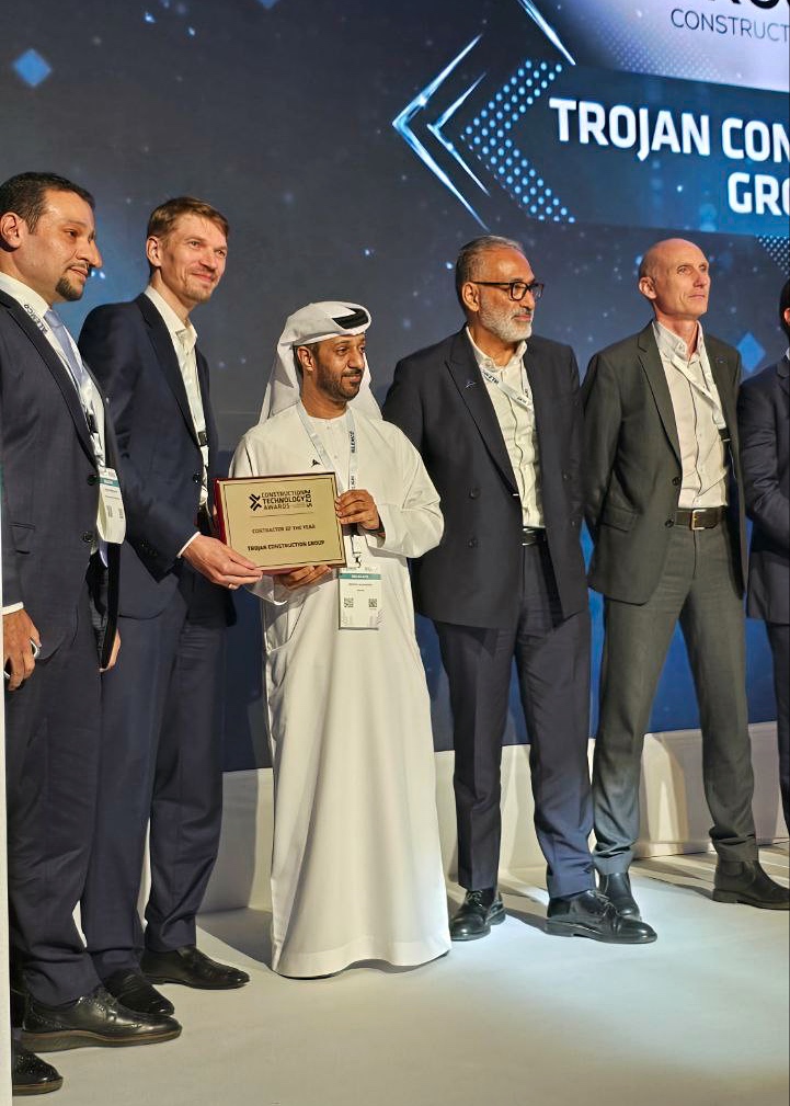 Aleksandr Smolianinov, CEO of First Bit, presenting the Contractor of the Year Award